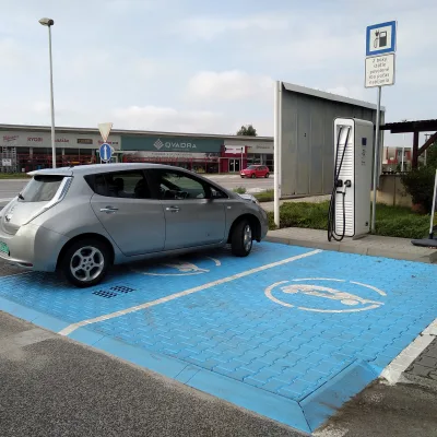 MOL plugee Senec Slovnaft