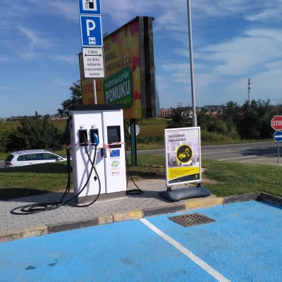 MOL plugee Senec Slovnaft Trnavská (Next-E)